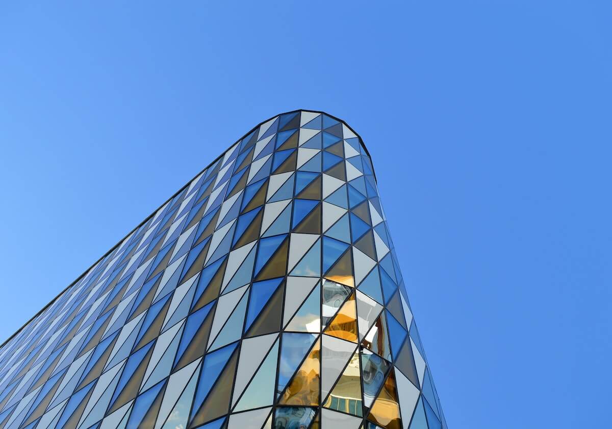 九游手机版：掌上游戏的入口，随时随地开启你的游戏新生活