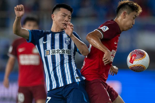 星空体育官网-【独家】黄龙带走强龙！前国奥队长抵海口跟队浙江