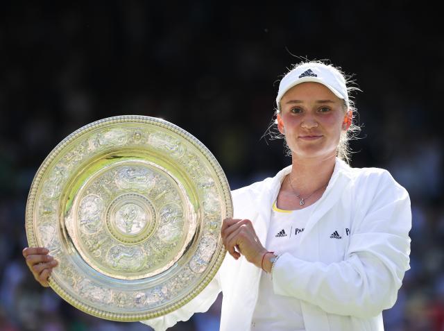 星空体育官网-张奔斗：莱巴金娜为何转换国籍？这个故事道出一二