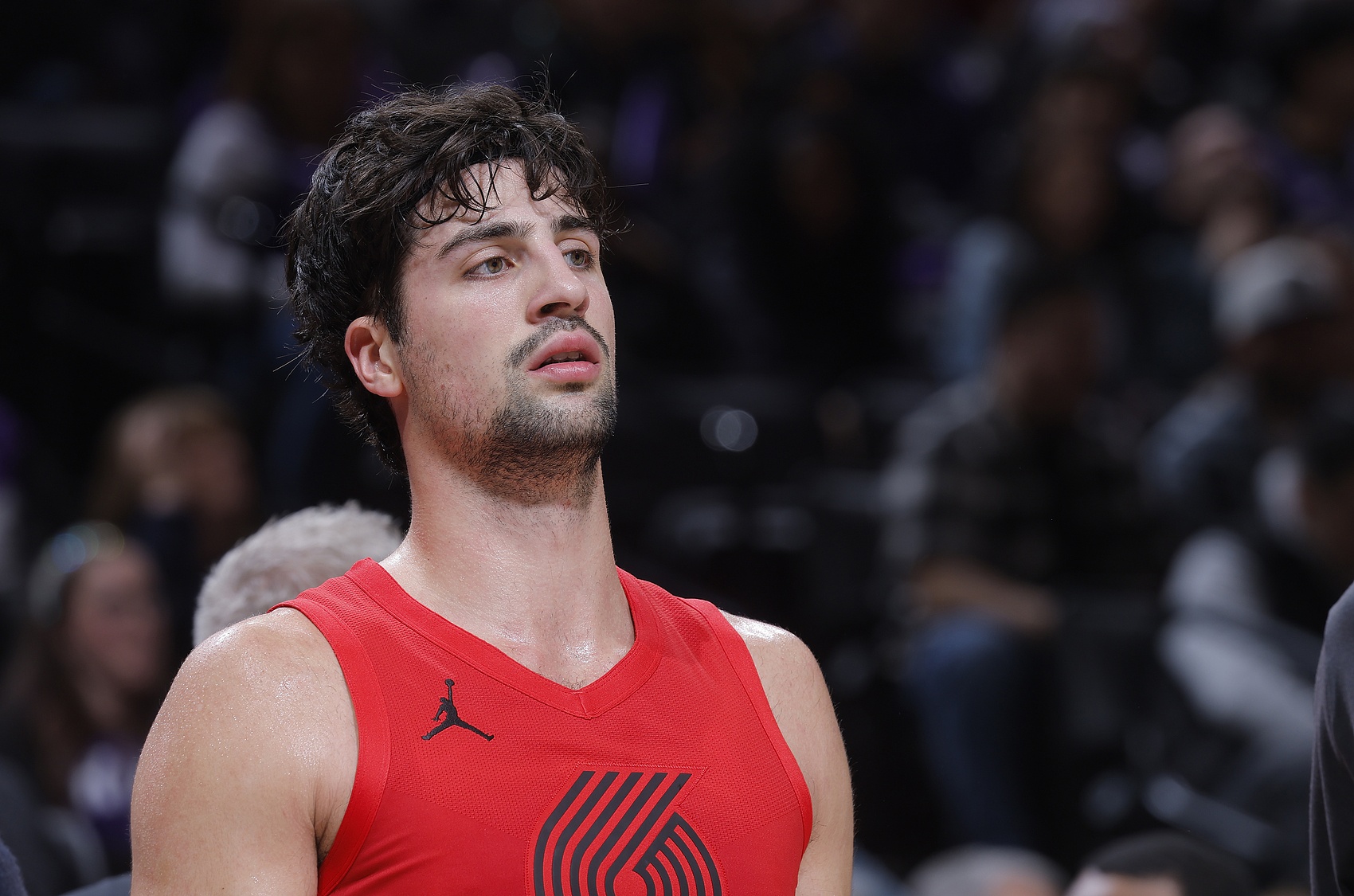 把锅背好!阿夫迪亚19中7&三分12投仅2中 还有7失误!